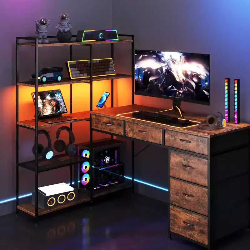 Scrivania per computer a L da 47" con 6 cassetti e mensole a 5 ripiani, scrivania angolare reversibile da gaming con luci LED e prese di corrente