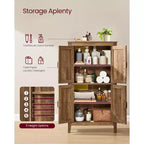VASAGLE Collezione LIRY - Mobiletto Contenitore in Stile Rustico, Mobile Bagno a Terra con Ante Scorrevole, Dispensa Autoportante per Cucina, Ripiani Regolabili