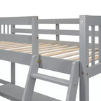 Letto a soppalco a L matrimoniale in legno da 119''L 79.5''W con scaletta e 2 scrivanie a L integrate