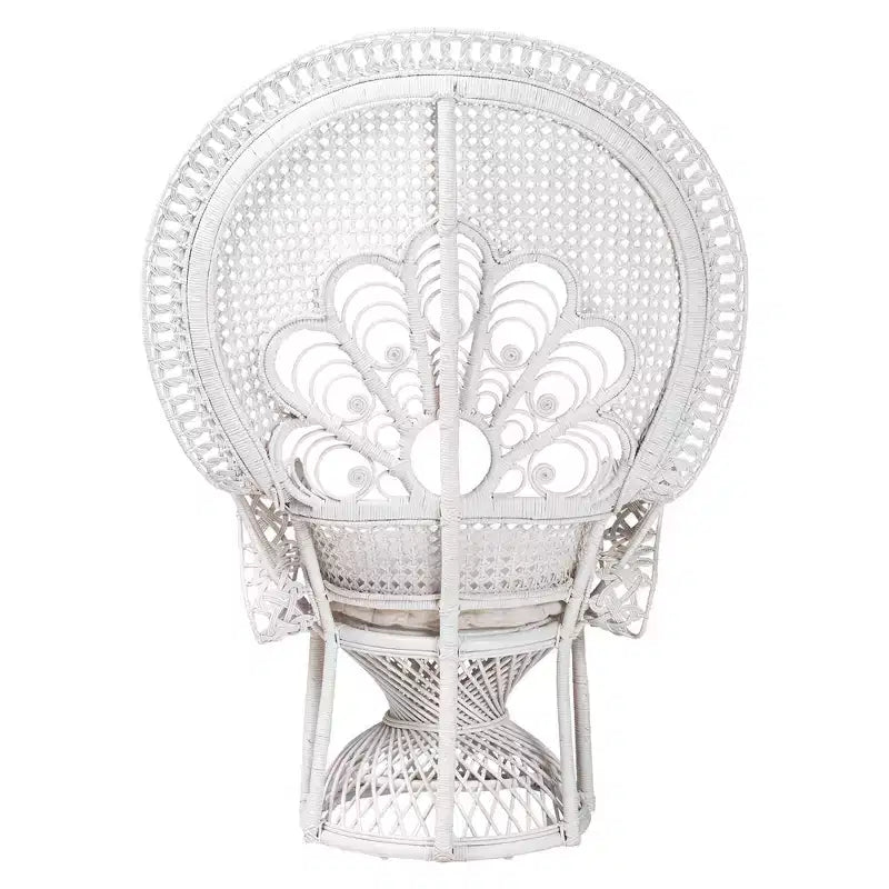 bali & pari Ediva Fauteuil d'appoint paon en rotin naturel blanc : Polyester rembourré, aucun assemblage requis