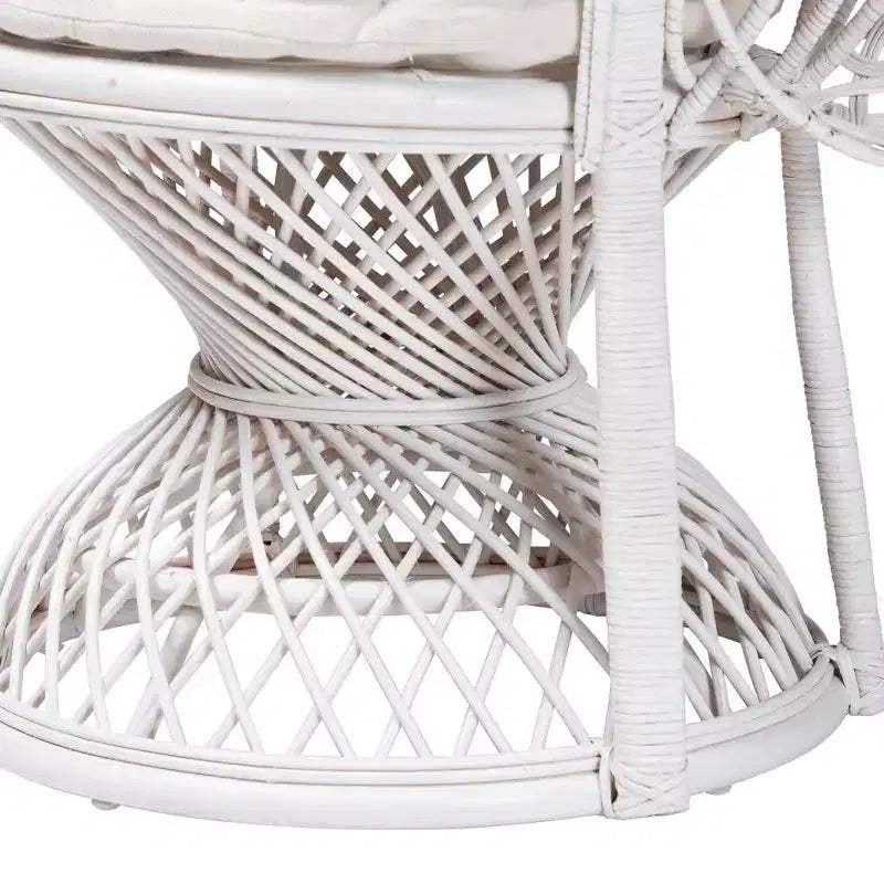 bali & pari Ediva Fauteuil d'appoint paon en rotin naturel blanc : Polyester rembourré, aucun assemblage requis
