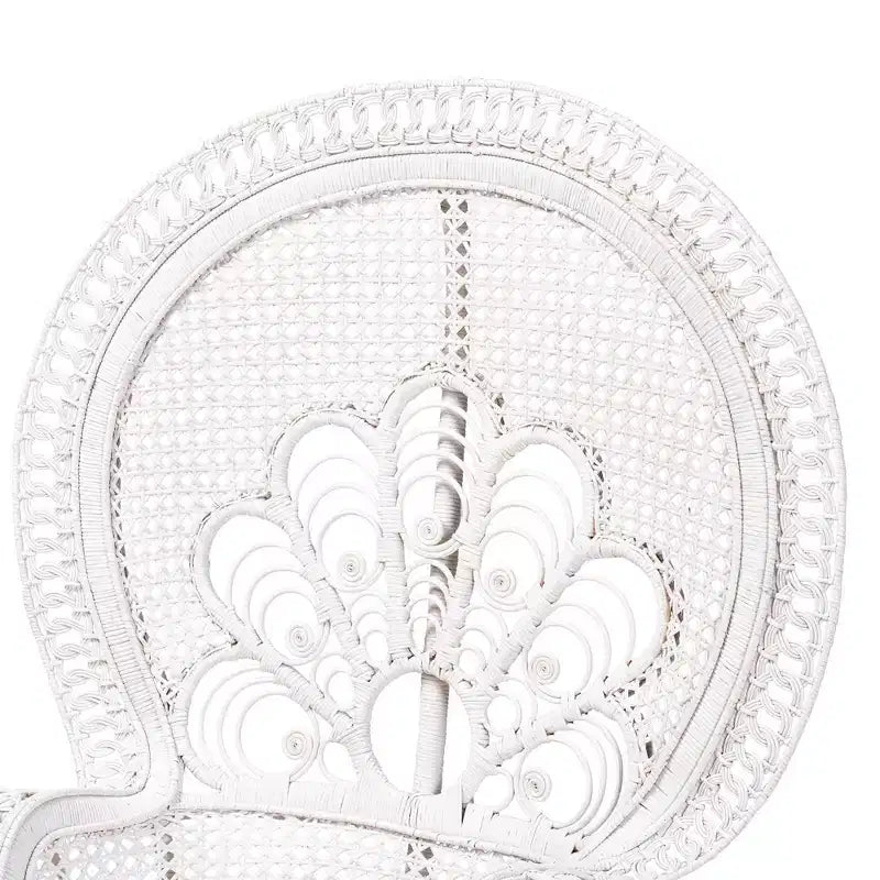 bali & pari Ediva Fauteuil d'appoint paon en rotin naturel blanc : Polyester rembourré, aucun assemblage requis
