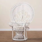bali & pari Ediva Fauteuil d'appoint paon en rotin naturel blanc : Polyester rembourré, aucun assemblage requis